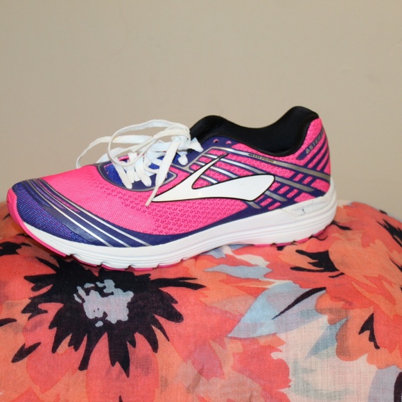 brooks asteria womens